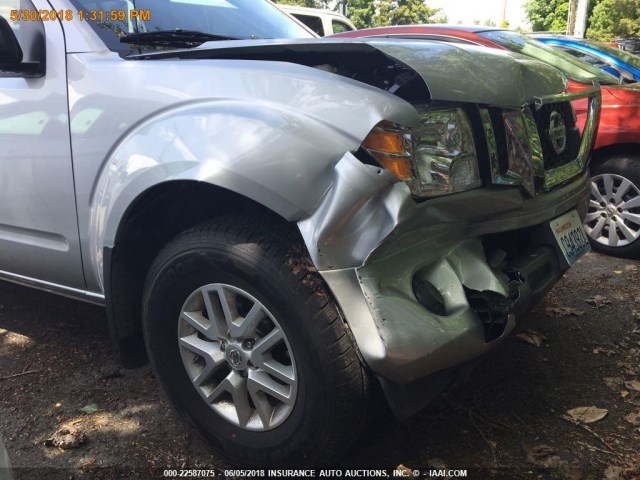 1N6AD0EV1JN735584 - 2018 NISSAN FRONTIER S/SV/SL/PRO-4X SILVER photo 14