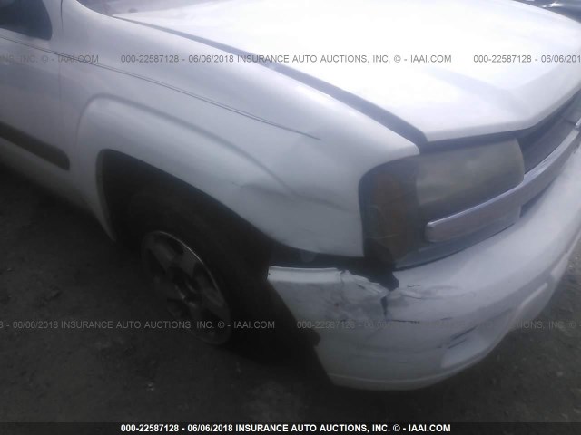 1GNDS13S252194838 - 2005 CHEVROLET TRAILBLAZER LS/LT WHITE photo 6