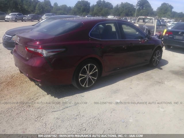 4T1B11HK6JU501532 - 2018 TOYOTA CAMRY L/LE/XLE/SE/XSE RED photo 4