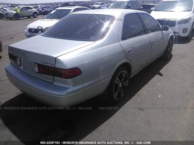 4T1BG22K81U022543 - 2001 TOYOTA CAMRY CE/LE/XLE SILVER photo 4