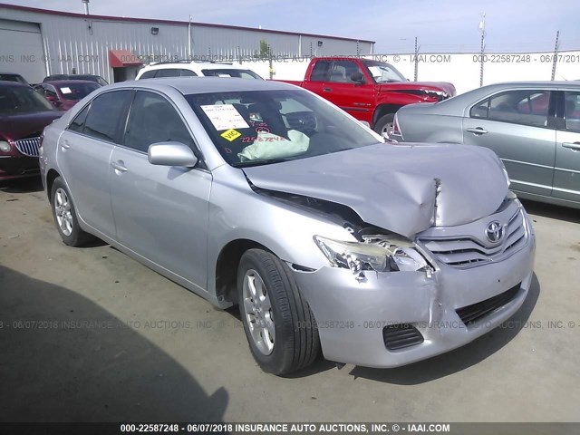 4T1BF3EK6BU169434 - 2011 TOYOTA CAMRY SE/LE/XLE SILVER photo 1