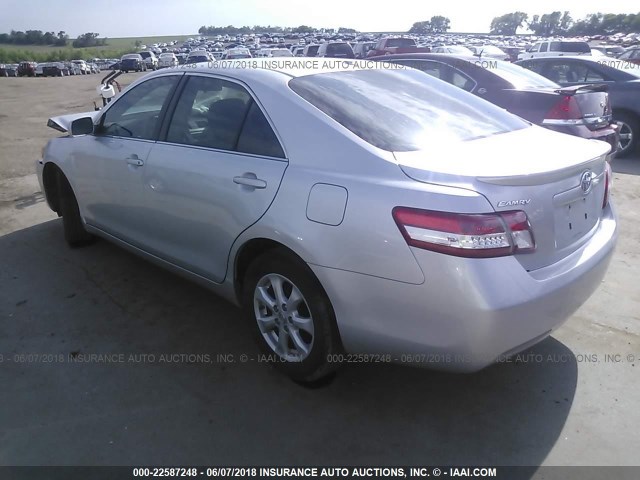 4T1BF3EK6BU169434 - 2011 TOYOTA CAMRY SE/LE/XLE SILVER photo 3