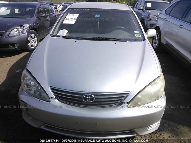4T1BE32K65U587150 - 2005 TOYOTA CAMRY LE/XLE/SE Gümüş foto 6