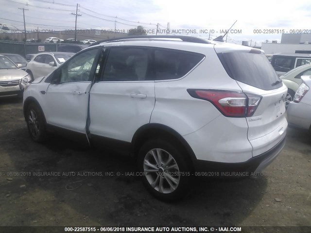 1FMCU9GD8JUC16263 - 2018 FORD ESCAPE SE WHITE photo 3