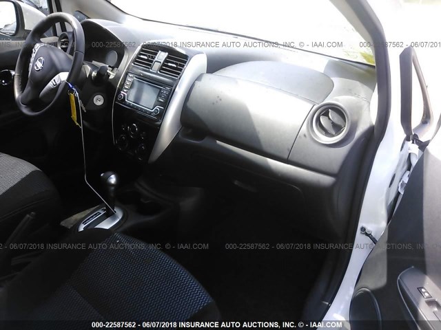 3N1CE2CP3GL406017 - 2016 NISSAN VERSA NOTE S/S PLUS/SV/SL/SR WHITE photo 5