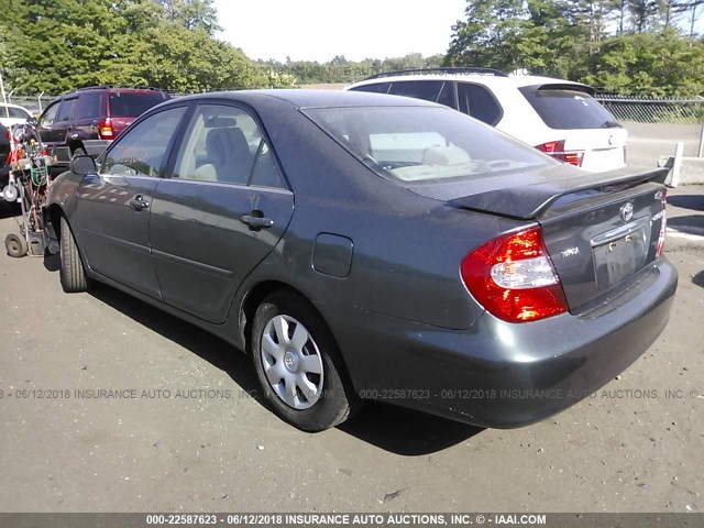 4T1BE32K22U572379 - 2002 TOYOTA CAMRY LE/XLE/SE მწვანე ფოტო 3