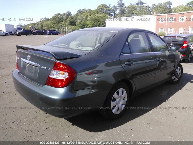 4T1BE32K22U572379 - 2002 TOYOTA CAMRY LE/XLE/SE მწვანე ფოტო 4