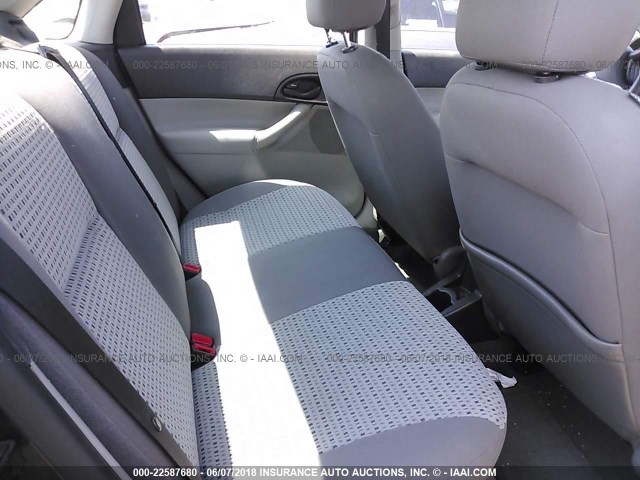 1FAHP34N47W282663 - 2007 FORD FOCUS ZX4/S/SE/SES GRAY photo 8