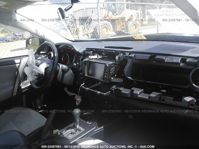 JTMRJREV2GD038393 - 2016 TOYOTA RAV4 HV XLE Navy photo 5