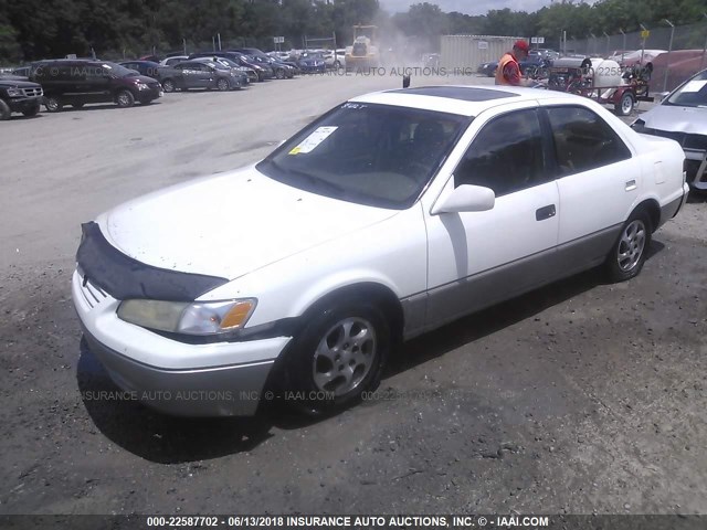 4T1BG22K4XU891228 - 1999 TOYOTA CAMRY CE/LE/XLE WHITE photo 2