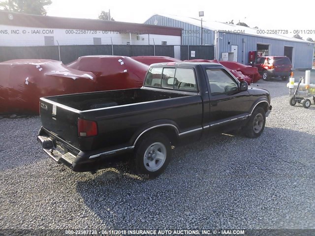 1GCCS14X3VK206333 - 1997 CHEVROLET S TRUCK S10 BLACK photo 4