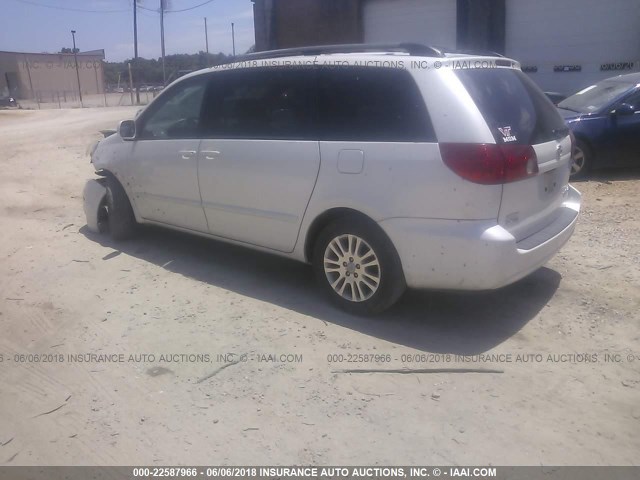 5TDZK22C37S073214 - 2007 TOYOTA SIENNA XLE/XLE LIMITED WHITE photo 3