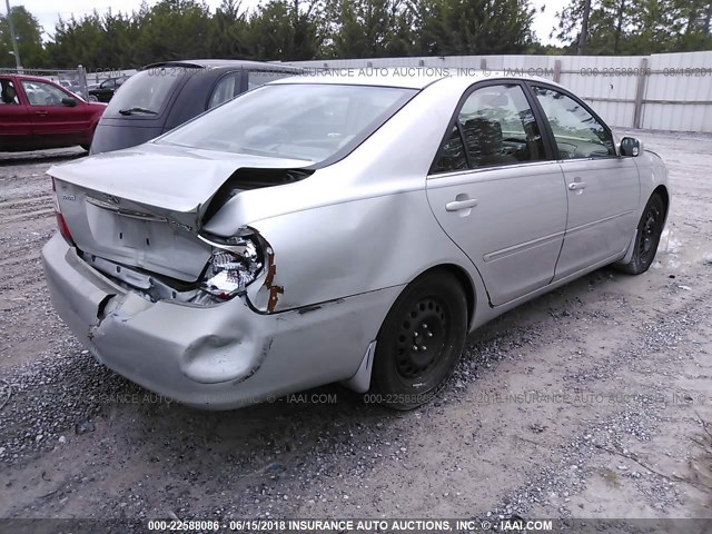 4T1BE32K23U146872 - 2003 TOYOTA CAMRY LE/XLE/SE SILVER photo 4