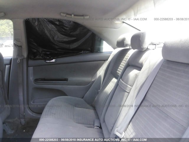 4T1BE32KX5U093289 - 2005 TOYOTA CAMRY LE/XLE/SE ვერცხლისფერი ფოტო 8