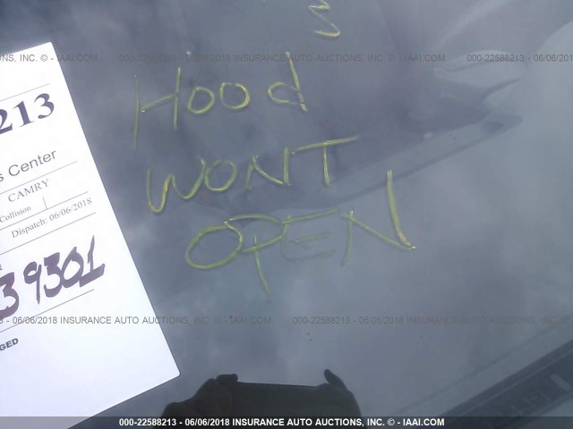 4T1BE32K55U945306 - 2005 TOYOTA CAMRY LE/XLE/SE ვერცხლისფერი ფოტო 10