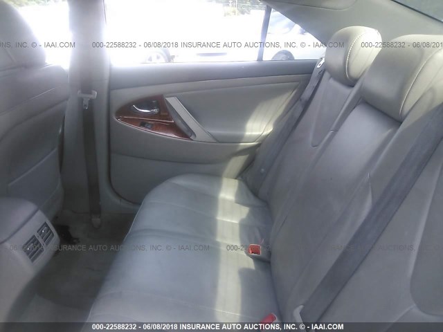 4T1BK46K18U576263 - 2008 TOYOTA CAMRY LE/XLE/SE შავი ფოტო 8