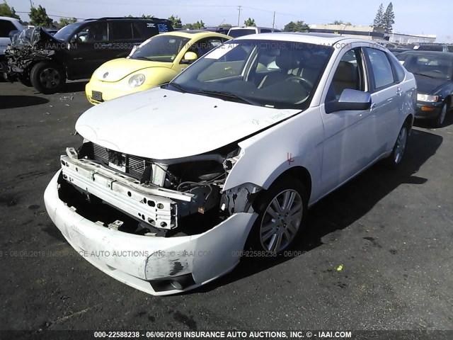 1FAHP3HN8BW115189 - 2011 FORD FOCUS SEL WHITE photo 2