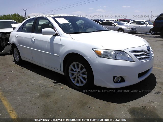 4T4BF3EK8BR146680 - 2011 TOYOTA CAMRY SE/LE/XLE 白色 照片 1