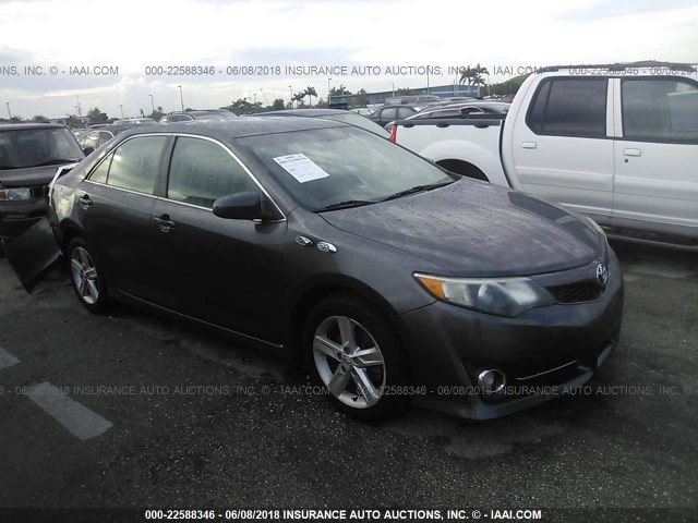 4T1BF1FK4DU702600 - 2013 TOYOTA CAMRY L/SE/LE/XLE 灰色 照片 1