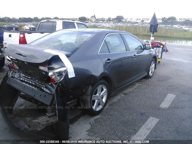 4T1BF1FK4DU702600 - 2013 TOYOTA CAMRY L/SE/LE/XLE 灰色 照片 4