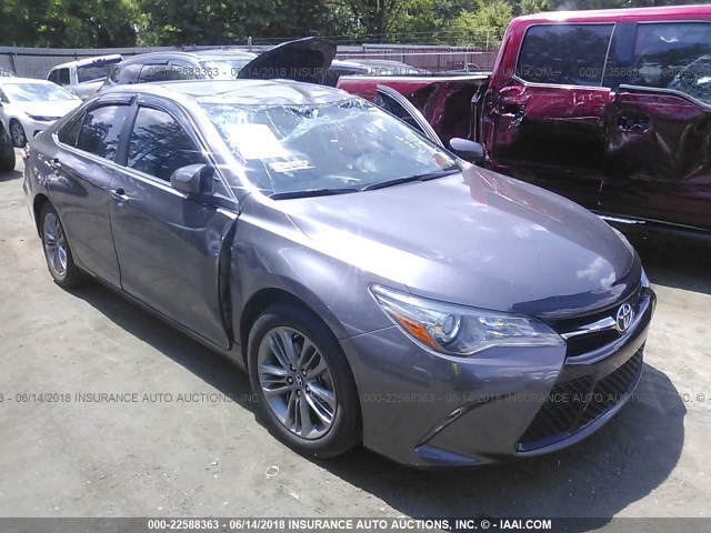 4T1BF1FK6GU261380 - 2016 TOYOTA CAMRY LE/XLE/SE/XSE GRAY photo 1