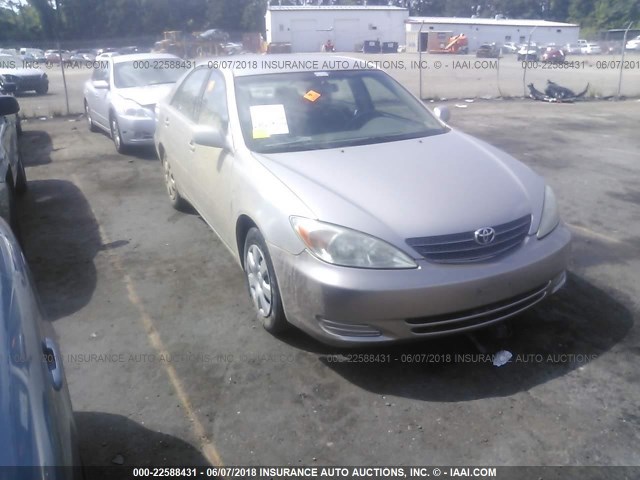 4T1BE32K82U515331 - 2002 TOYOTA CAMRY LE/XLE/SE ოქროსფერი ფოტო 1