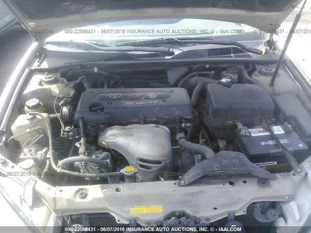 4T1BE32K82U515331 - 2002 TOYOTA CAMRY LE/XLE/SE ოქროსფერი ფოტო 10