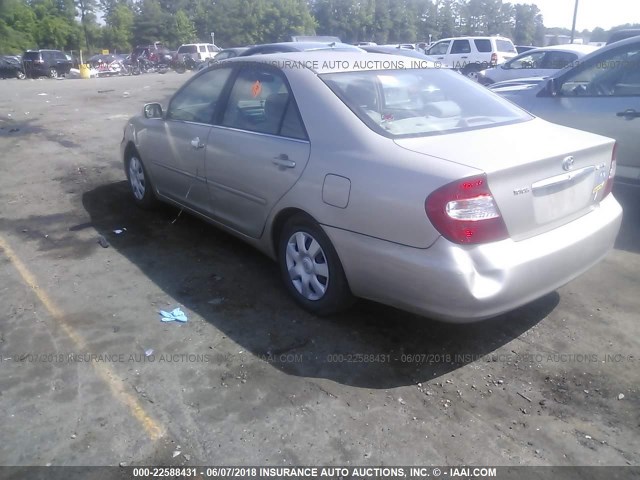 4T1BE32K82U515331 - 2002 TOYOTA CAMRY LE/XLE/SE ოქროსფერი ფოტო 3