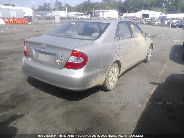 4T1BE32K82U515331 - 2002 TOYOTA CAMRY LE/XLE/SE ოქროსფერი ფოტო 4