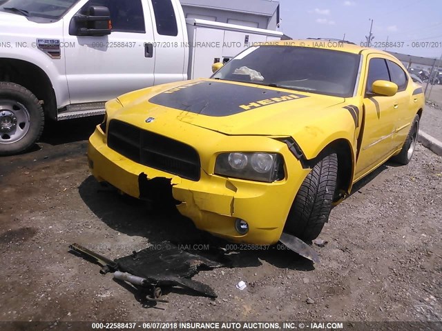 2B3KA53H86H385933 - 2006 DODGE CHARGER R/T YELLOW photo 2