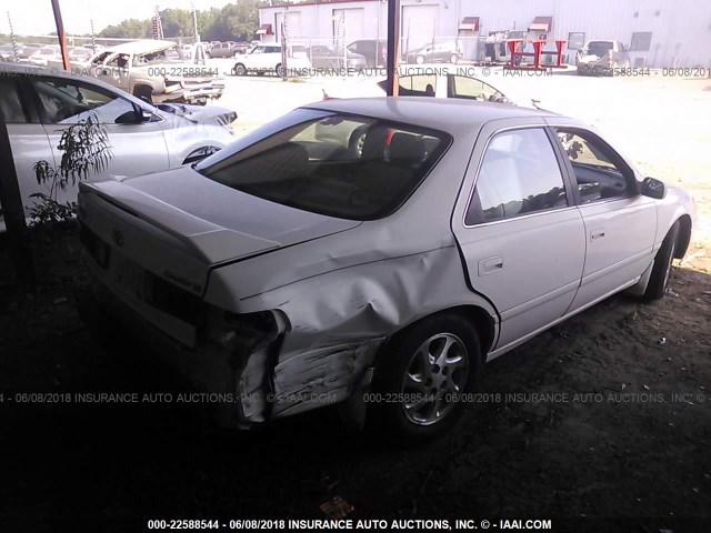 JT2BG22K9Y0474645 - 2000 TOYOTA CAMRY CE/LE/XLE WHITE photo 4