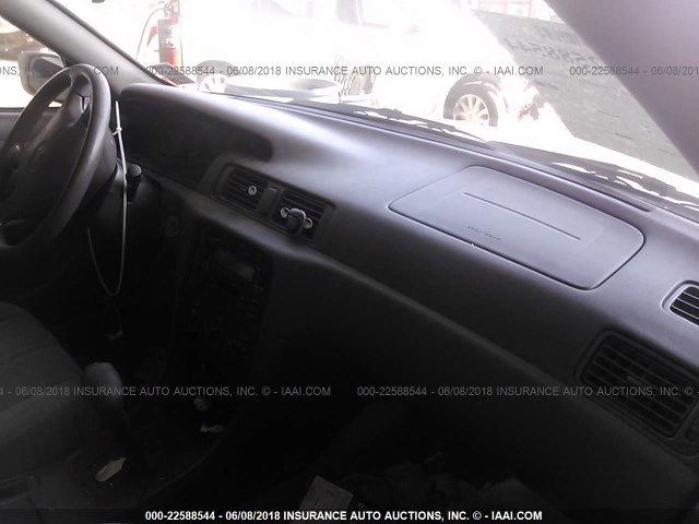 JT2BG22K9Y0474645 - 2000 TOYOTA CAMRY CE/LE/XLE WHITE photo 5