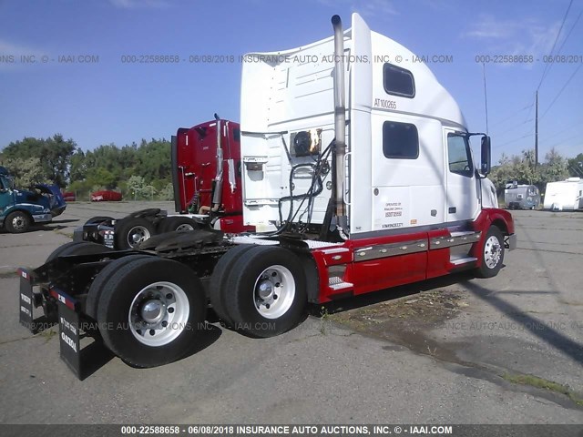 4V4NC9EJ19N283371 - 2009 VOLVO VN L WHITE photo 4