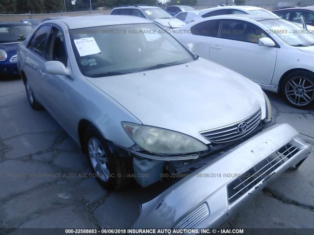 4T1BF30K45U612921 - 2005 TOYOTA CAMRY LE/XLE/SE Күміс фото 1