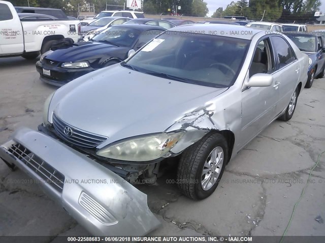 4T1BF30K45U612921 - 2005 TOYOTA CAMRY LE/XLE/SE Күміс фото 2