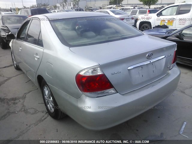 4T1BF30K45U612921 - 2005 TOYOTA CAMRY LE/XLE/SE Күміс фото 3