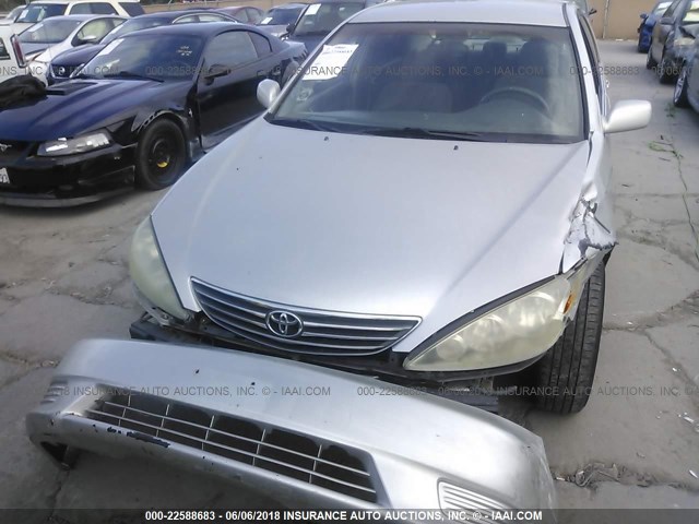 4T1BF30K45U612921 - 2005 TOYOTA CAMRY LE/XLE/SE Күміс фото 6