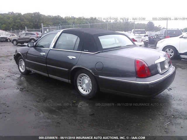 1LNHM81W3YY864672 - 2000 LINCOLN TOWN CAR EXECUTIVE Grau Foto 3