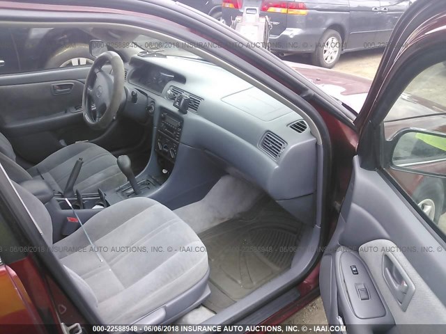 4T1BG22KXYU656530 - 2000 TOYOTA CAMRY CE/LE/XLE BURGUNDY photo 5