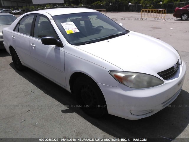 JTDBE32K120012218 - 2002 TOYOTA CAMRY LE/XLE/SE თეთრი ფოტო 1