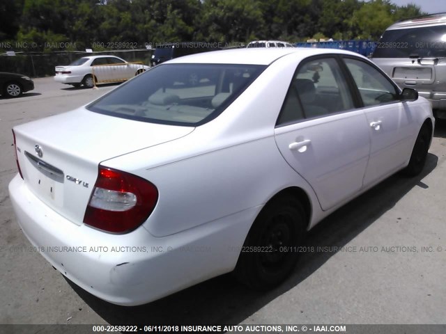 JTDBE32K120012218 - 2002 TOYOTA CAMRY LE/XLE/SE თეთრი ფოტო 4