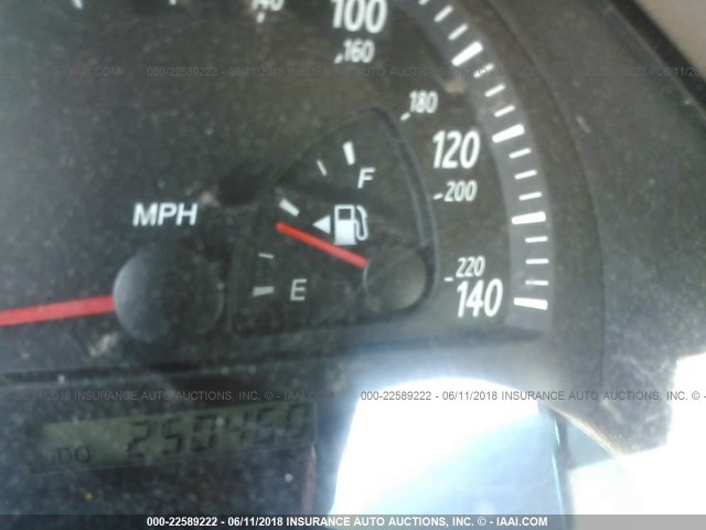 JTDBE32K120012218 - 2002 TOYOTA CAMRY LE/XLE/SE თეთრი ფოტო 7