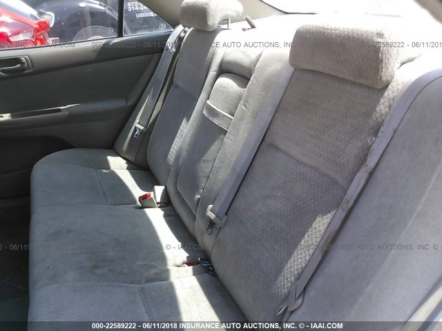 JTDBE32K120012218 - 2002 TOYOTA CAMRY LE/XLE/SE თეთრი ფოტო 8