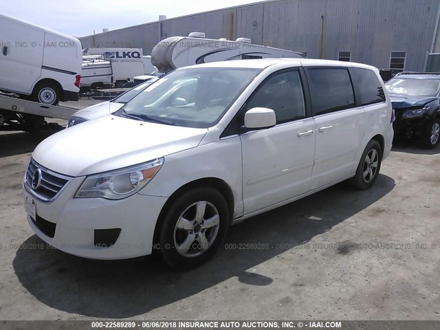 2V8HW34149R500935 - 2009 VOLKSWAGEN ROUTAN SE WHITE photo 2