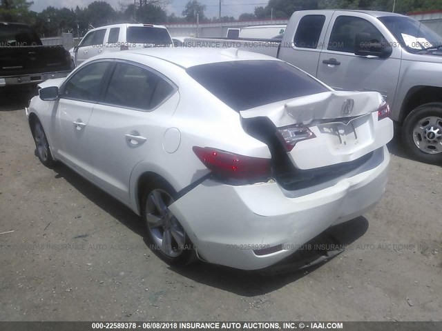 19VDE1F78DE009919 - 2013 ACURA ILX 20 TECH WHITE photo 3