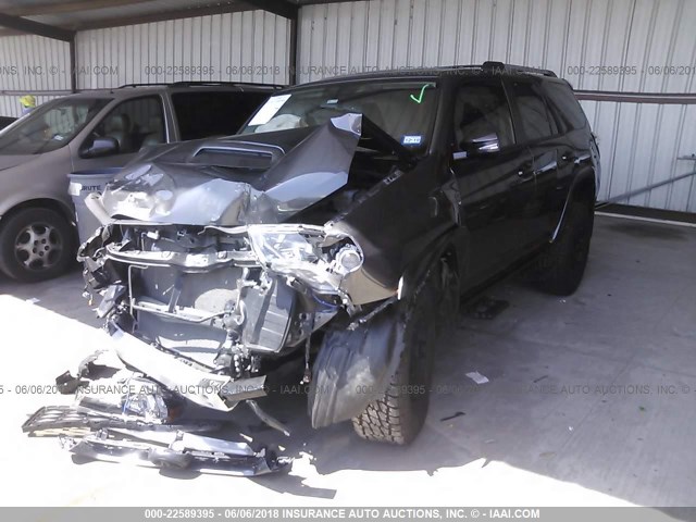 JTEBU5JR2J5528856 - 2018 TOYOTA 4RUNNER SR5 PREM/LTDL/TRAIL/TRD GRAY photo 2