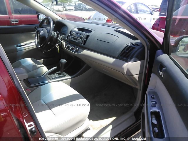 4T1BE32K22U112266 - 2002 TOYOTA CAMRY LE/XLE/SE წითელი ფოტო 5