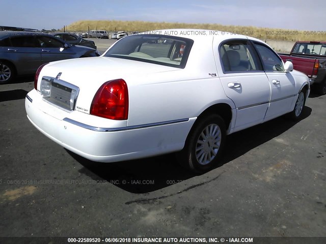 1LNHM82W35Y629294 - 2005 LINCOLN TOWN CAR SIGNATURE LIMITED WHITE photo 4