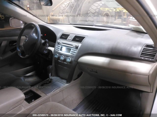 4T1BE46KX7U675251 - 2007 TOYOTA CAMRY NEW GENERAT CE/LE/XLE/SE WHITE photo 5