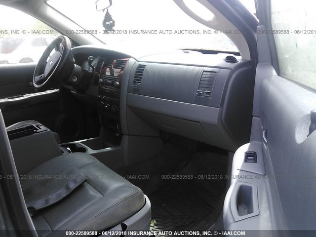 1D4HD48N05F572384 - 2005 DODGE DURANGO SLT GRAY photo 5